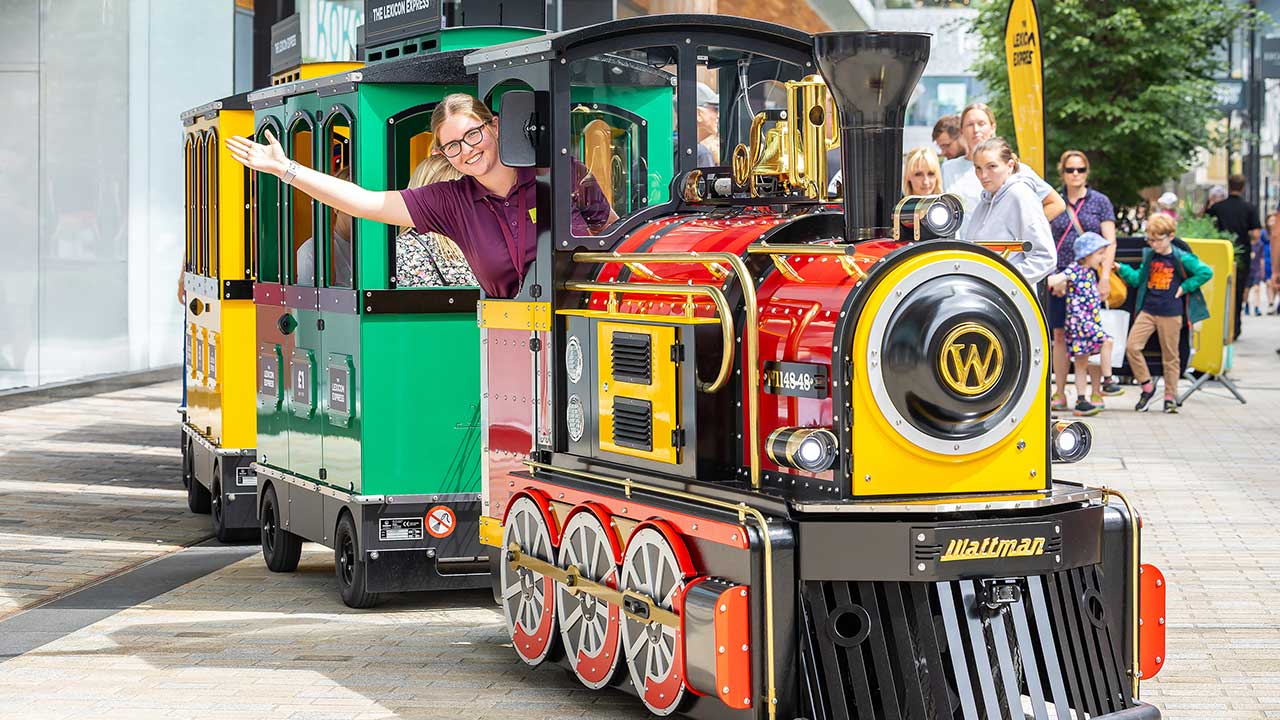 Electric Trackless Train for Attractions Worldwide | Wattman